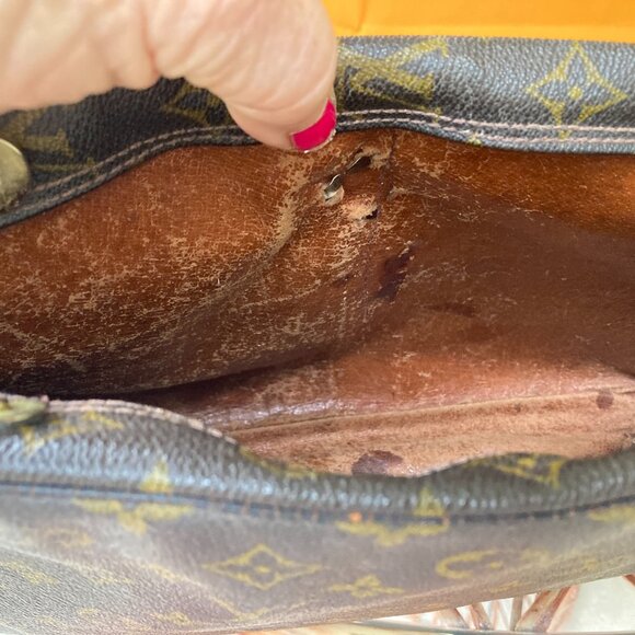 AUTHENTIC LOUIS VUITTON 80S REFURBISHED  BAG WITH BONUS GIFTS NO STRAP - Picture 10 of 16